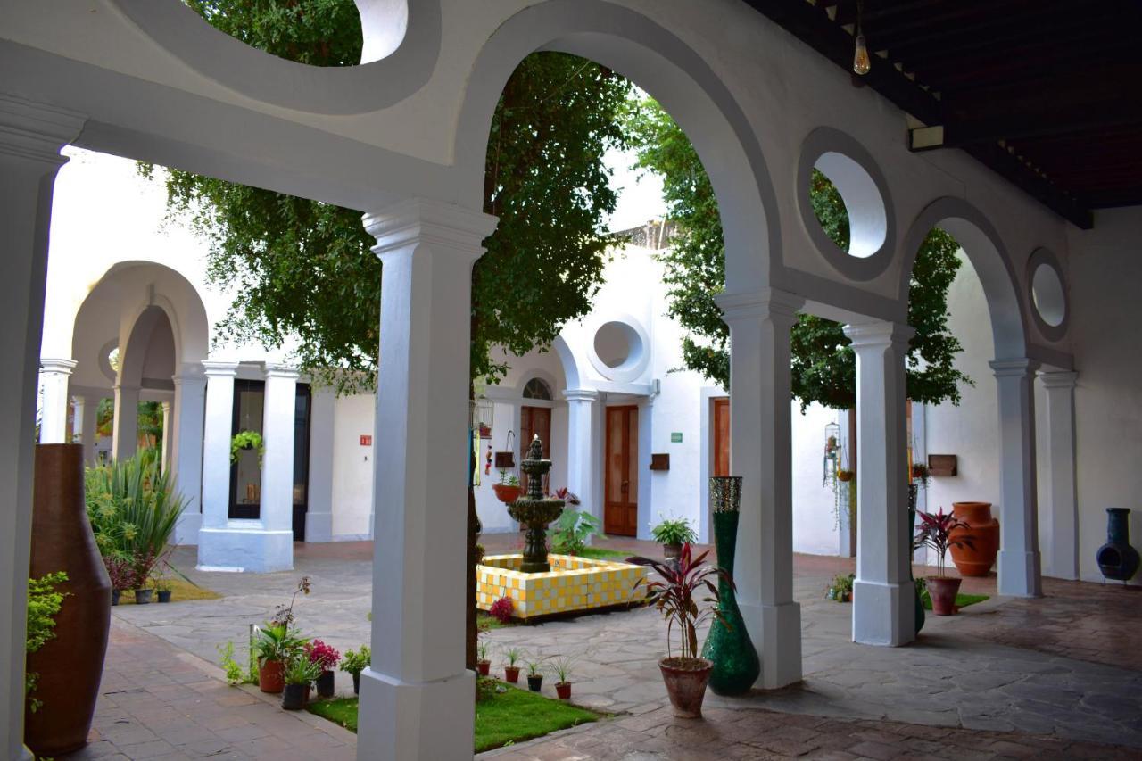 Tlaquepaque Pueblito Hotel Bagian luar foto